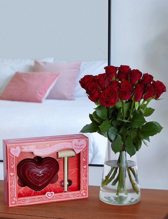 Valentines Red Roses & Chocolate Gift 