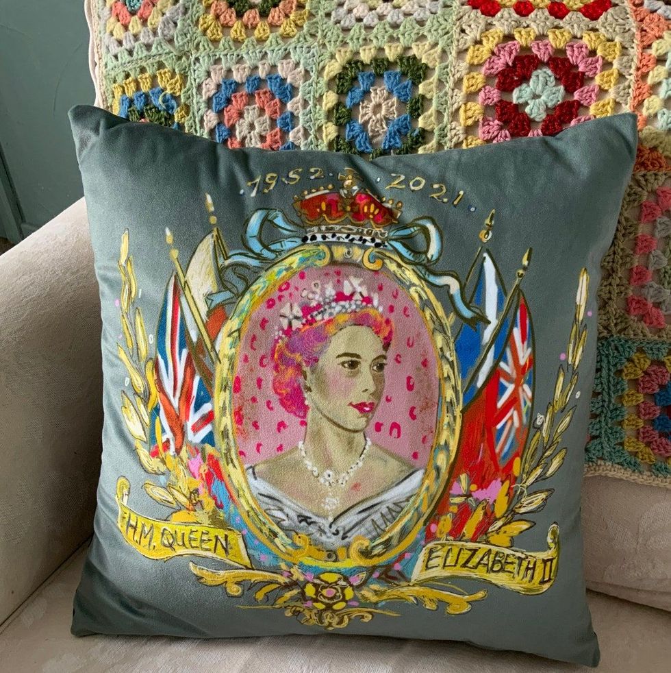 Queen's Platinum Jubilee Cushion Cover