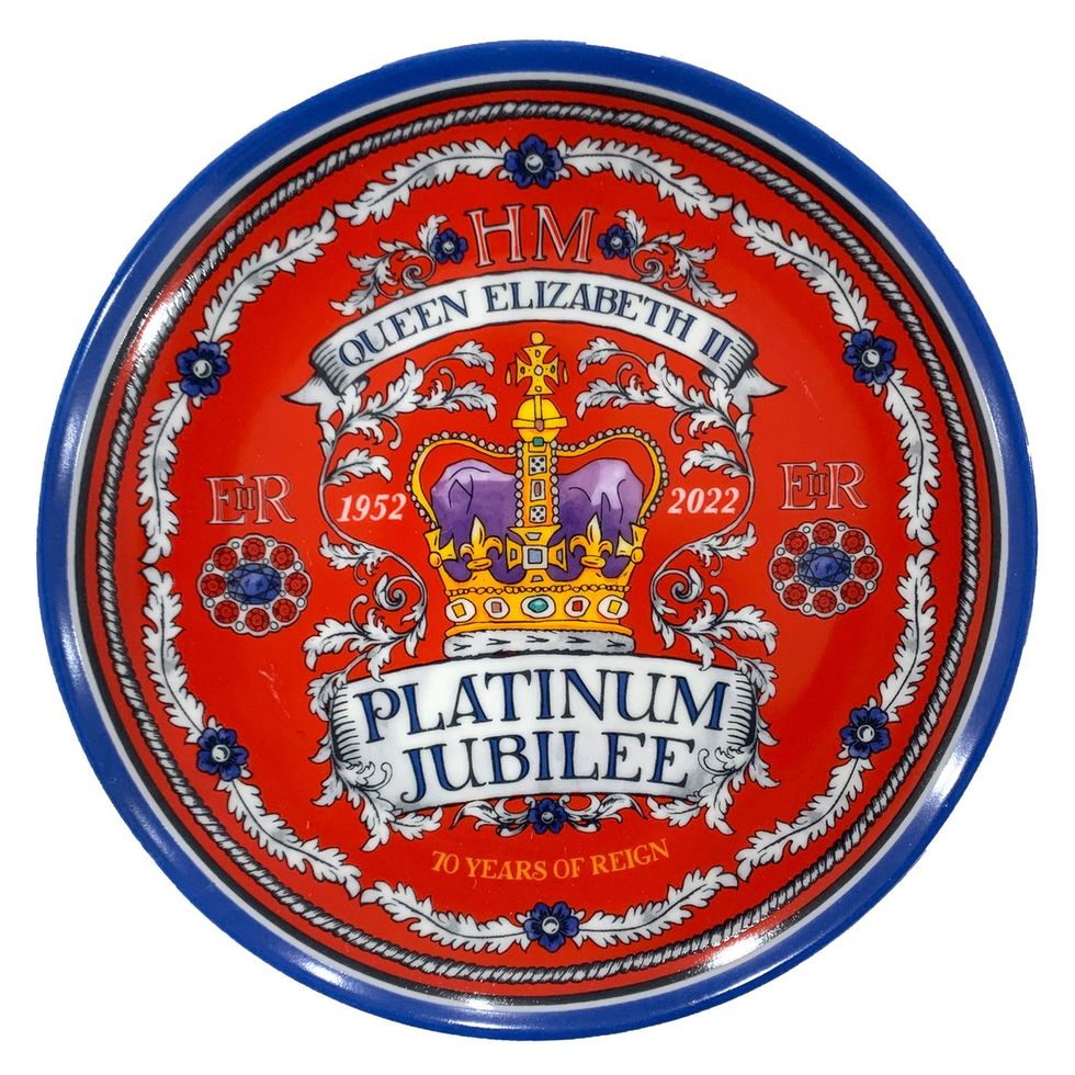 Queen Elizabeth Platinum Jubilee Plate