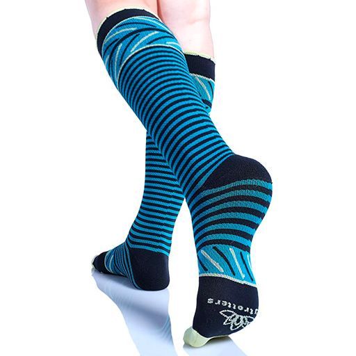 The Top Benefits of Wearing Compression Socks for Nurses – Lily