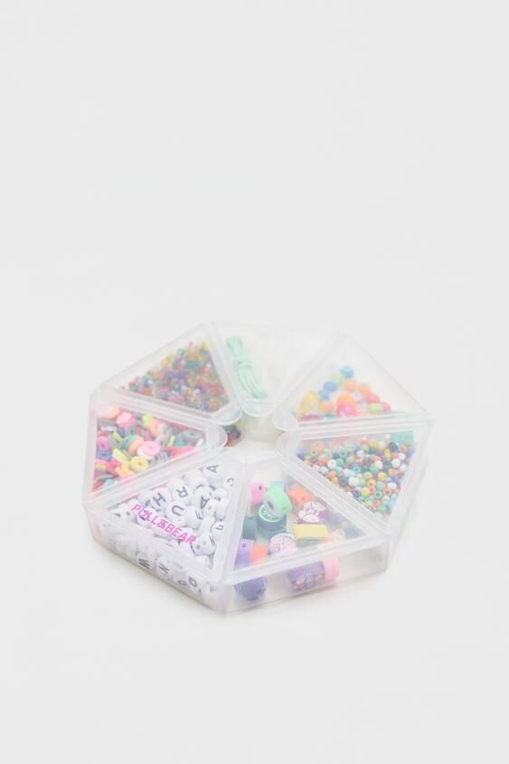 'Kit' de abalorios de colores de Pull&Bear