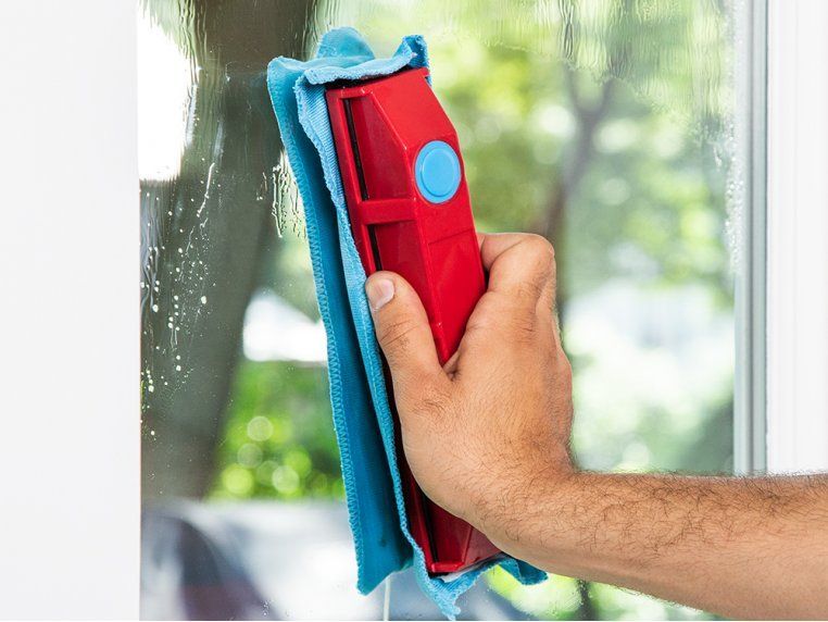 Bright Tools The Glider Magnetic Window Cleaner