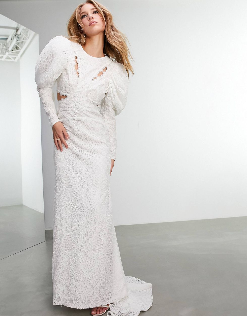 Fotos: Vestidos de novia bonitos y baratos para 2020: 7 looks de boda de  Asos por menos de 210 euros