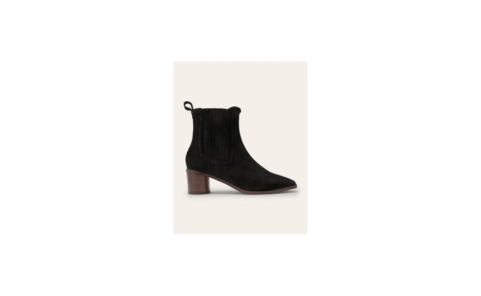 Round Heel Suede Chelsea Boots