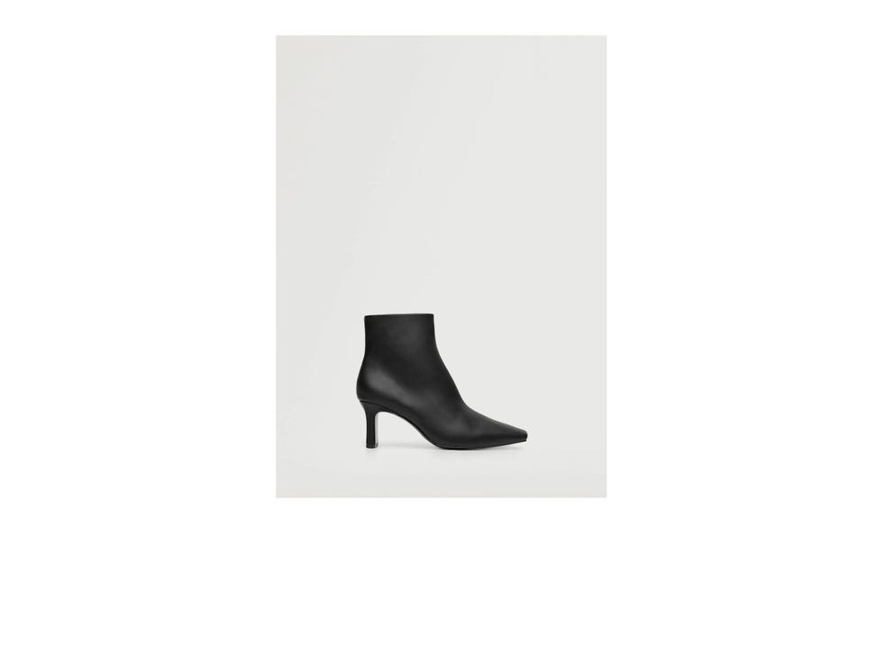 Pointed heel ankle boot