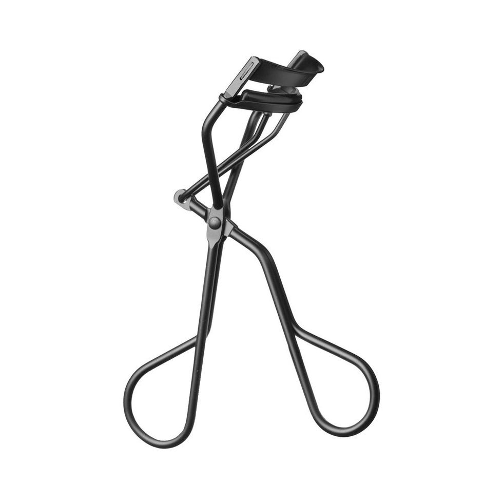 11 Best Eyelash Curlers - How to Curl Your Eyelashes Like a Pro