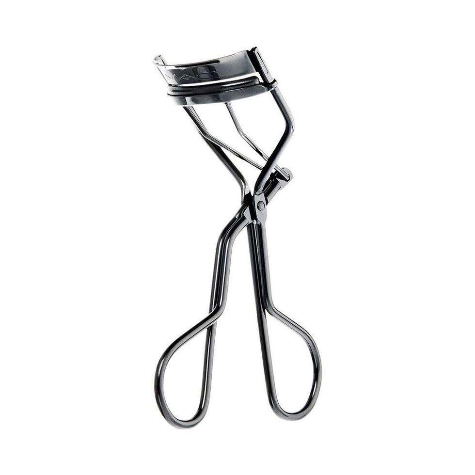 11 Best Eyelash Curlers - How to Curl Your Eyelashes Like a Pro