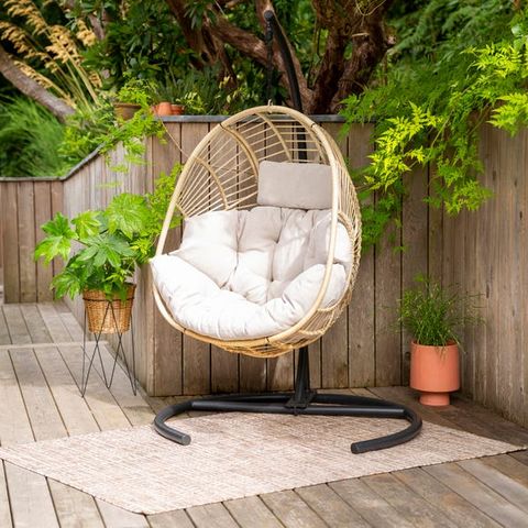 24 Hanging Egg Chairs To Garden, Outdoor Swing Chair Set Singapore