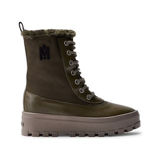 Hero boots with lug sole and sheepskin lining