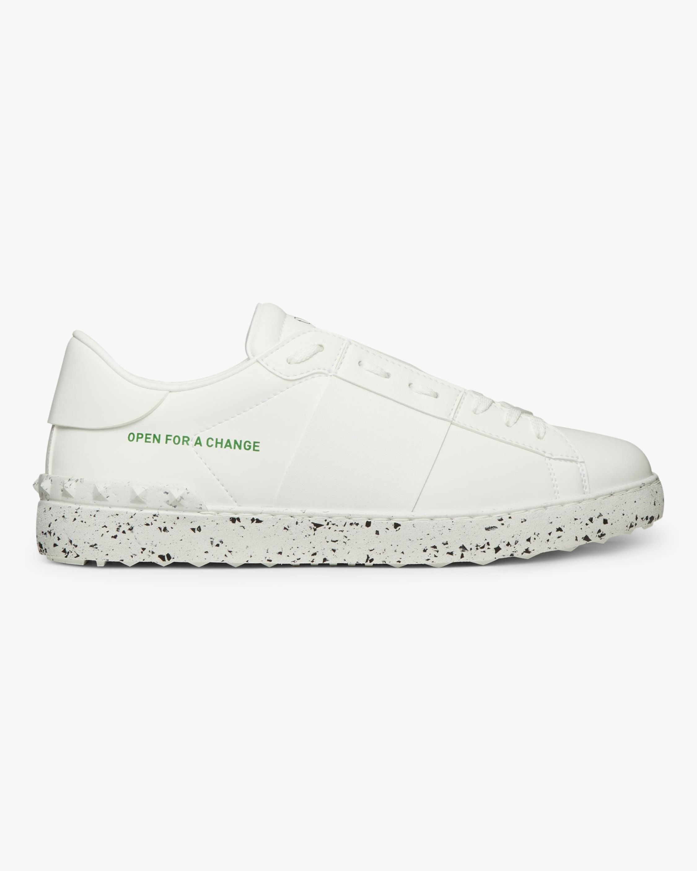 Trending white 2024 sneakers 2018