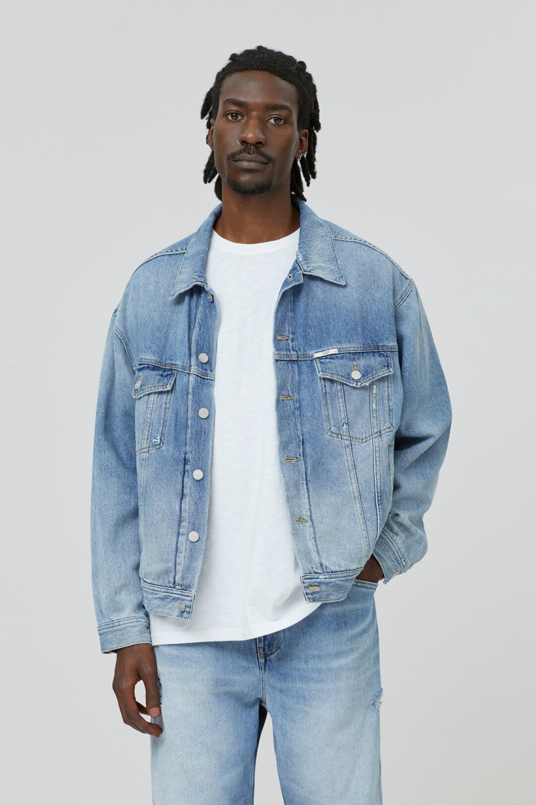 Source designed white oversized denim jacket wholesale jeans jackets men  stylish on m.alibaba.com