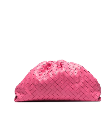 春季粉紅包包推薦：Bottega Veneta粉色編織包