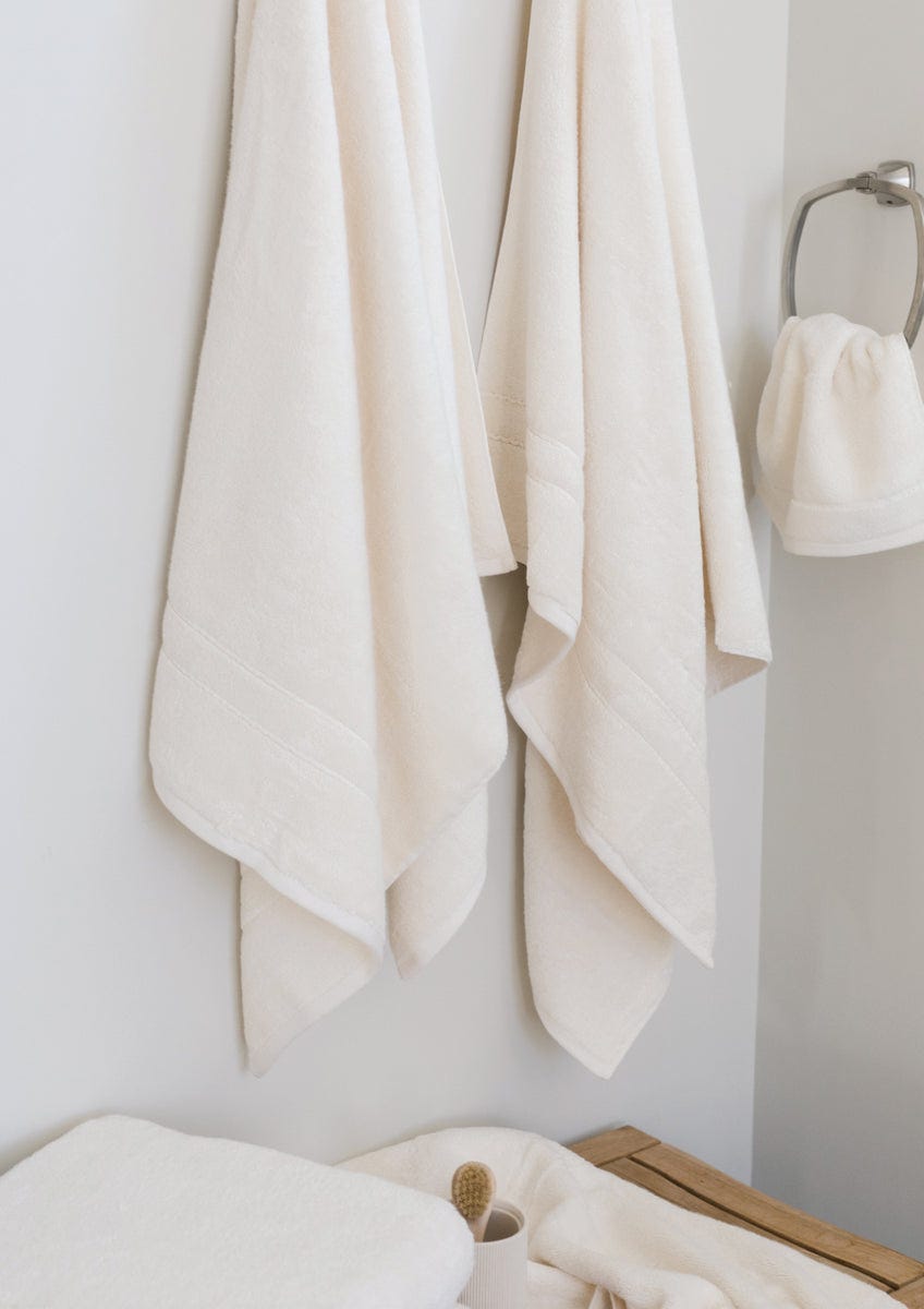 The Best Bath Towels and Bath Sheets: Shop Cozy Earth, Pottery