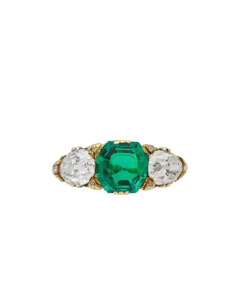 Natural Unenhanced Emerald & Diamond Carved Ring