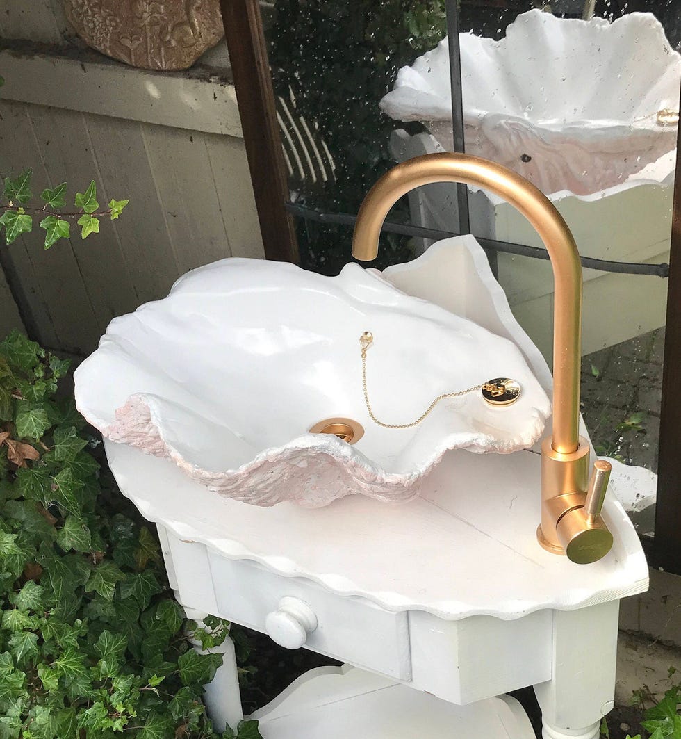 Giant Clam Shell Bathroom Sink