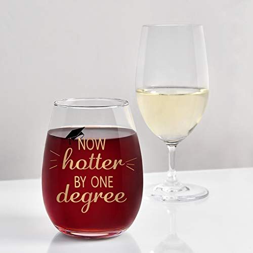 Taça de vinho "mais quente em um grau"