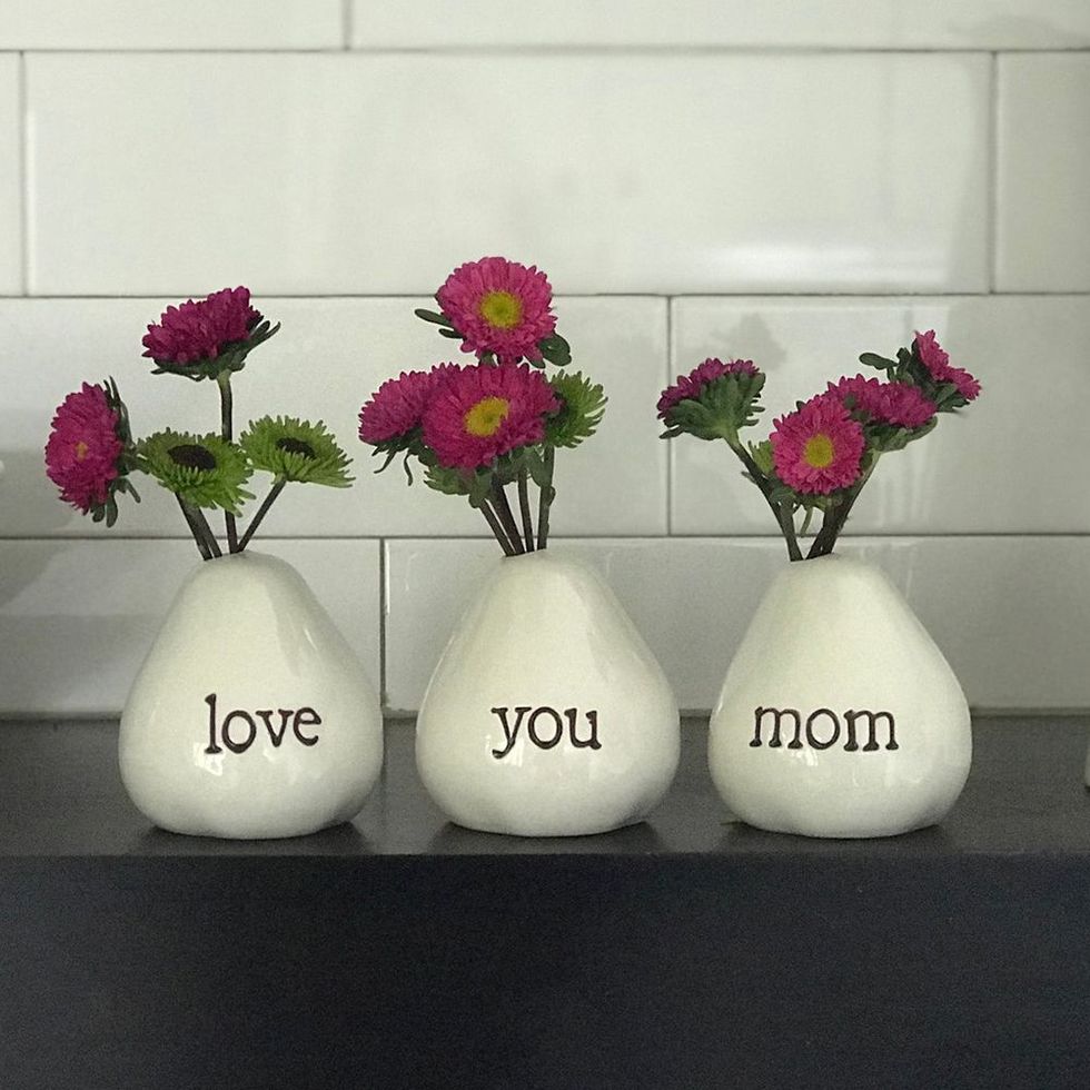 ‘Love You Mom’ Vases