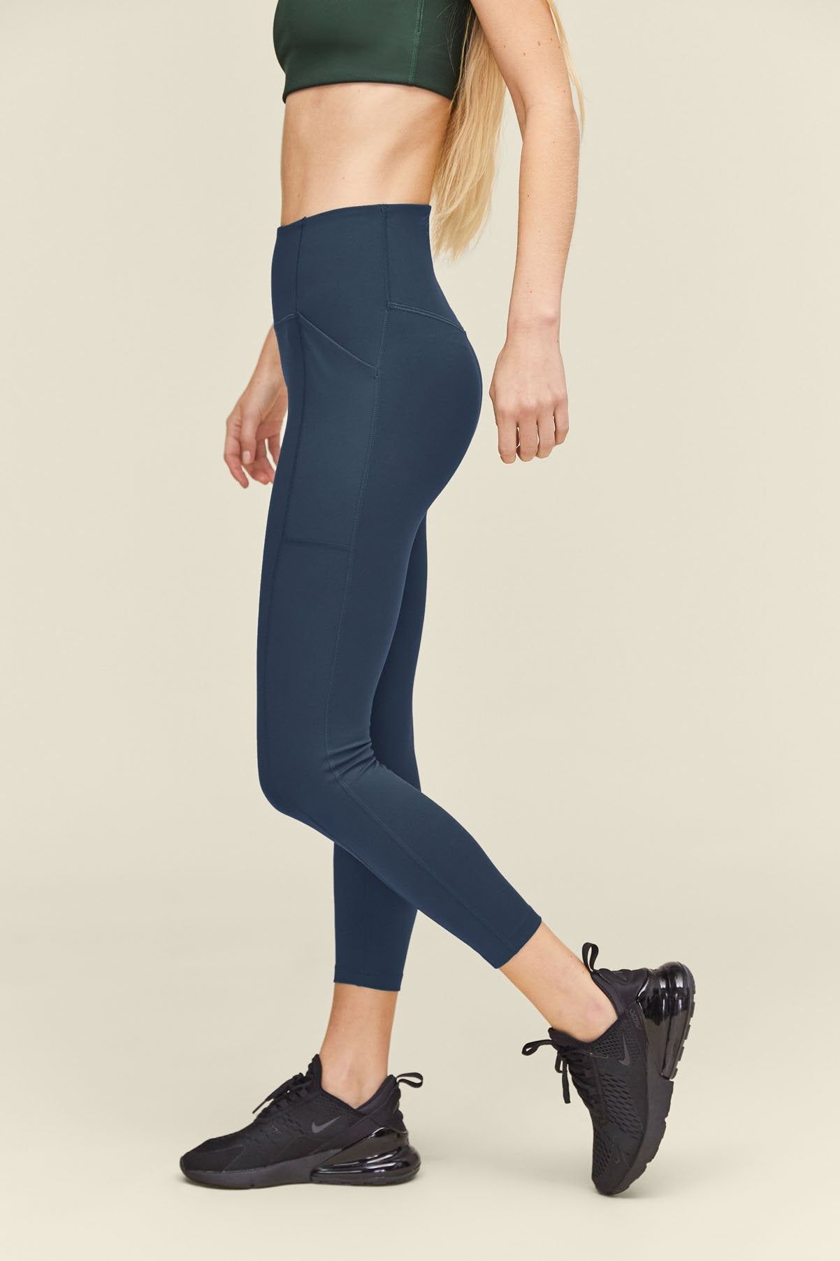 20 Best Leggings and Yoga Pants With Pockets 2022