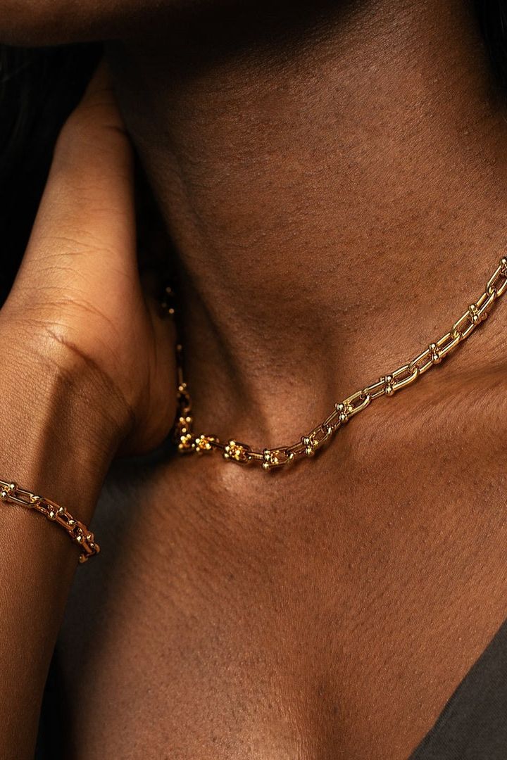 11 of our favorite chunky gold necklaces of 2021