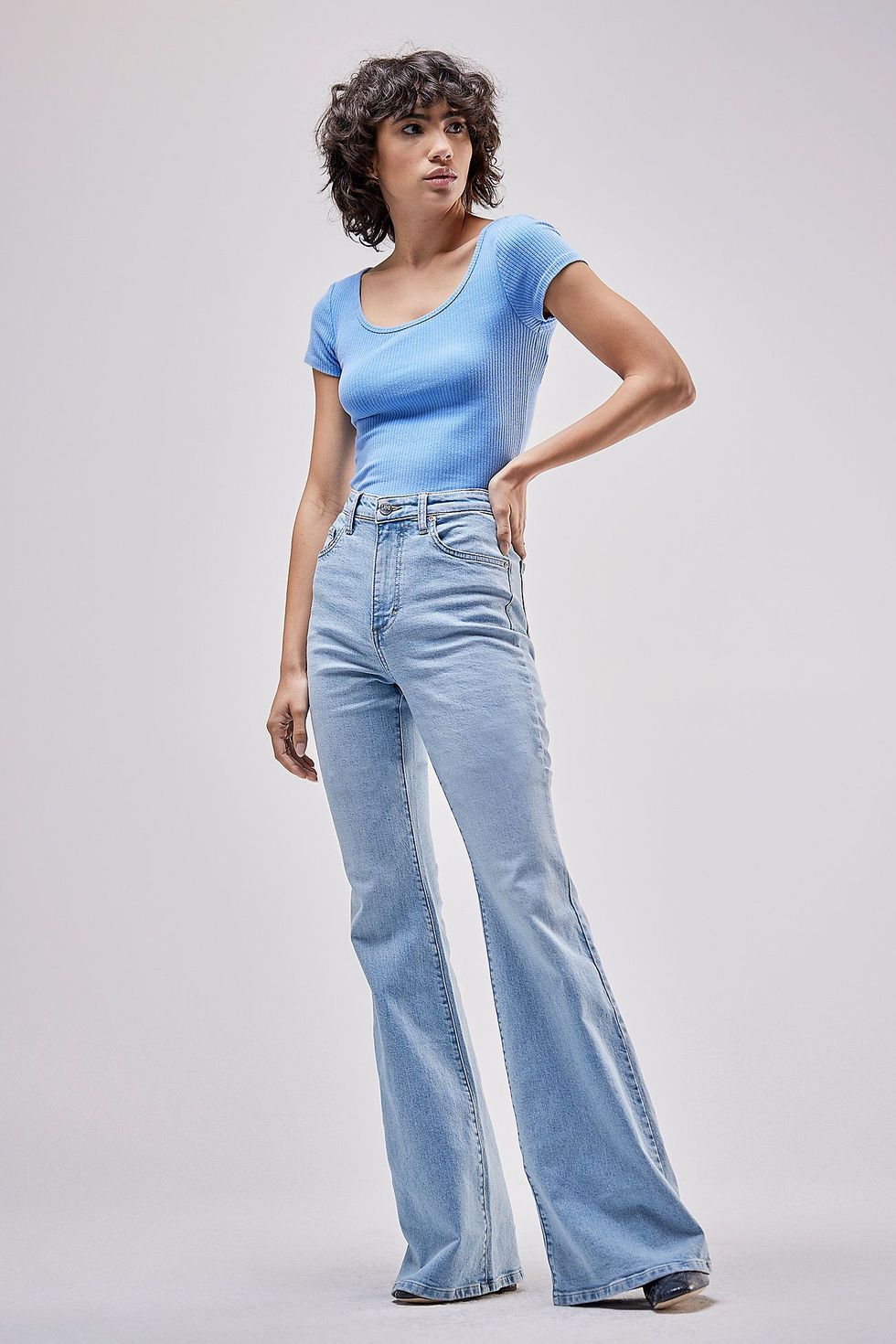 13 Best Jeans for Tall Women in 2023 - Best Denim Brands for Tall
