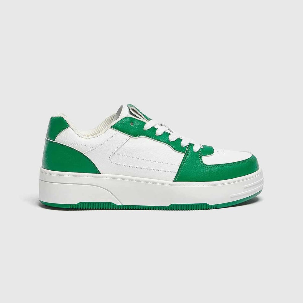 Zapatillas blancas con detalles verdes