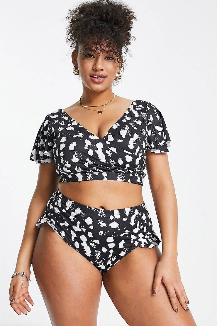 26 Best High-Waisted Swimsuits 2022 - Bikinis with Tummy Control