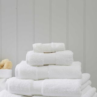 THE WHITE COMPANY Luxury Egyptian super-jumbo cotton towel 180cm x 115cm