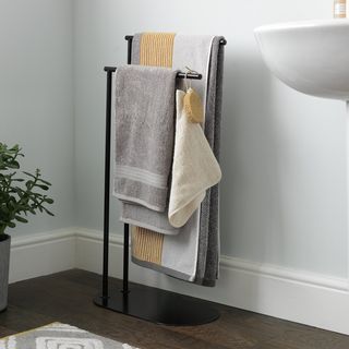 Argos Home Freestanding Towel Rail - Matt Black