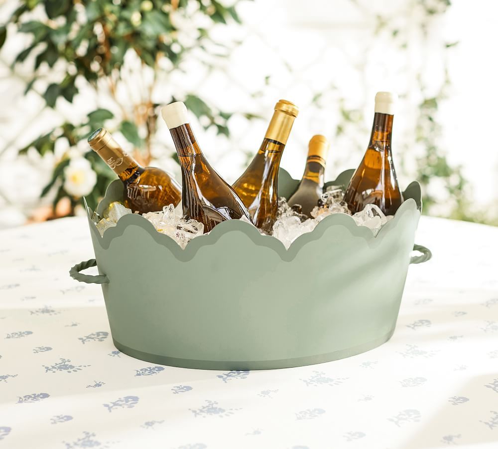 Lily Scalloped Party Bucket