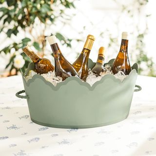 Lily Scalloped Party Bucket