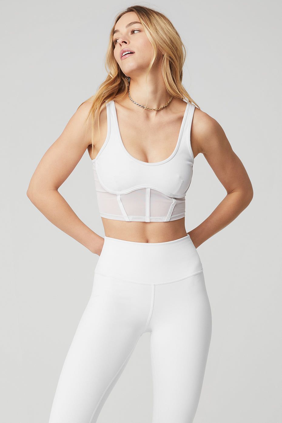 Quinny Yoga Clothing - Alo Interlace Sport Bra Merk Alo Model Interlace Bra  Coulour White Size XS Price IDR 700.000 Brand New Ready Stock Limited Stock  Grab it before its gone Happy