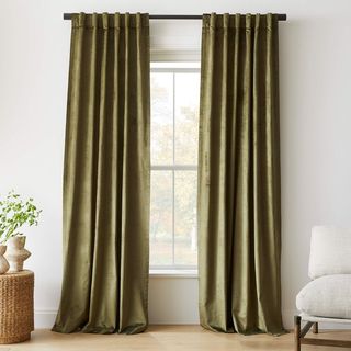 Glossy velvet curtain