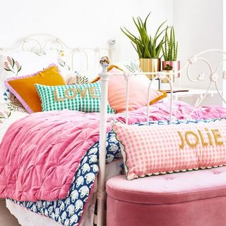 Moe Printed Quilted Pink Velvet Bedspread