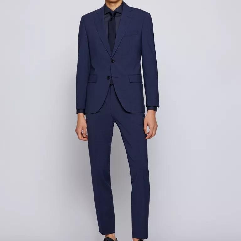 Regular-fit Suit in Micro-patterned Virgin Wool