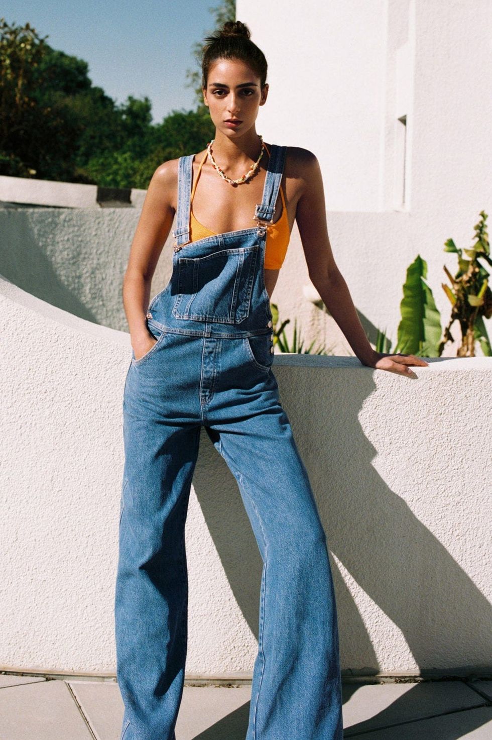 Long denim dungarees: festival outfits