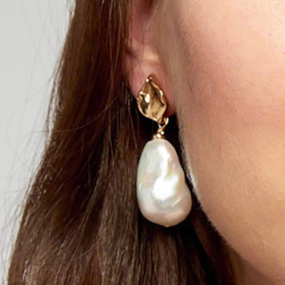 Pearly earrings