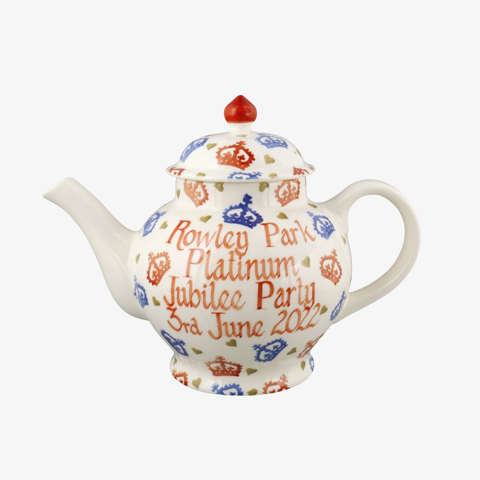 Personalised Platinum Jubilee 4 Mug Teapot