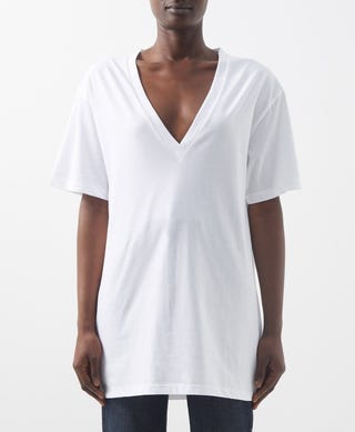 Tシャツは 骨格 で選ぶ タイプ別のおすすめと着こなしをプロがレクチャー 22最新 ハーパーズ バザー Harper S Bazaar 公式 Tシャツは 骨格 で選ぶ タイプ別のおすすめと着こなしをプロがレクチャー 22最新 ハーパーズ バザー Harper S Bazaar 公式