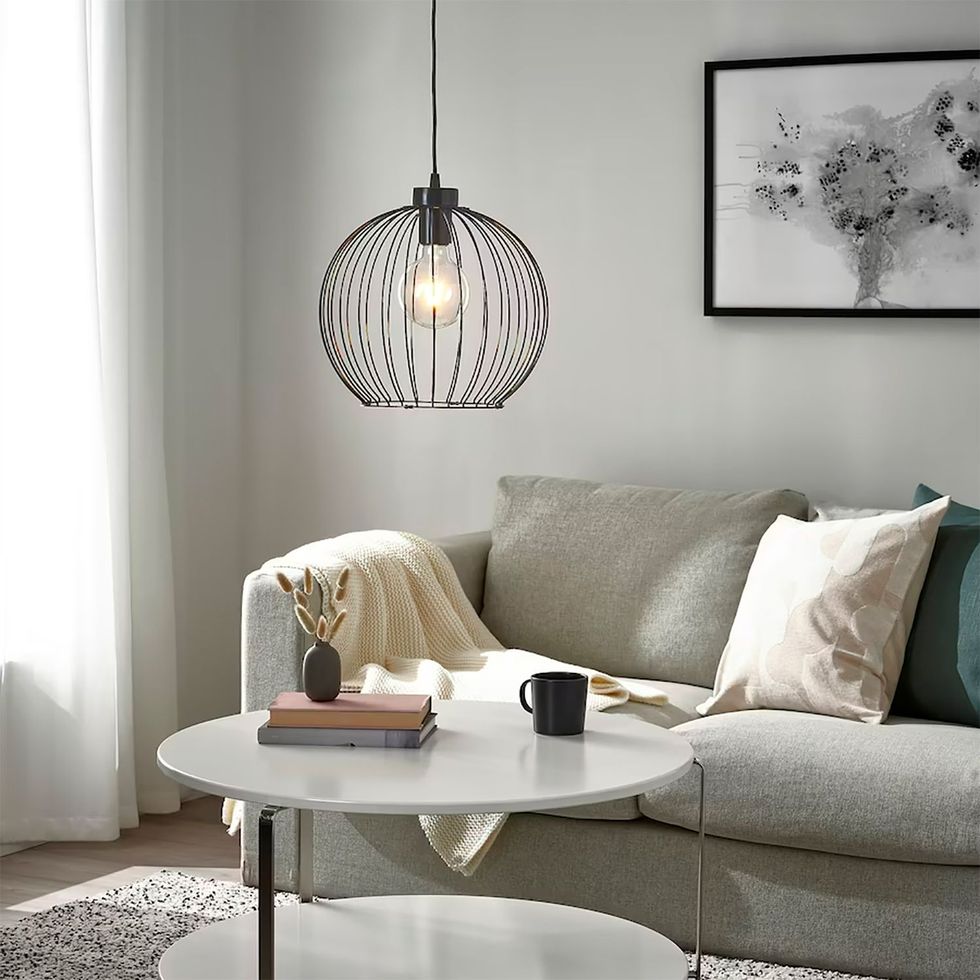 Las lámparas de IKEA que pueden cambiar tu salón o dormitorio por