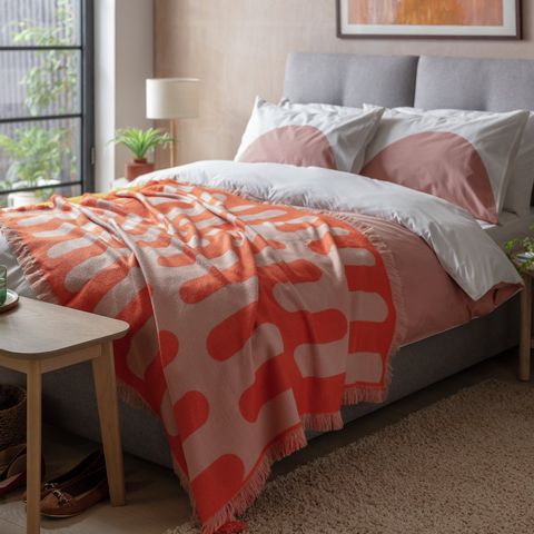 22 Best Bed Throws To Add Comfort And, King Size Bed Throws Argos