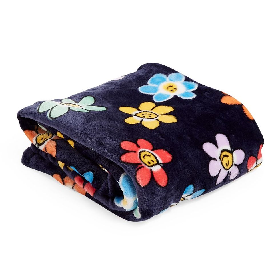 Vera Bradley’s New Rainbow Daisy-Covered Collection Is Here to ...