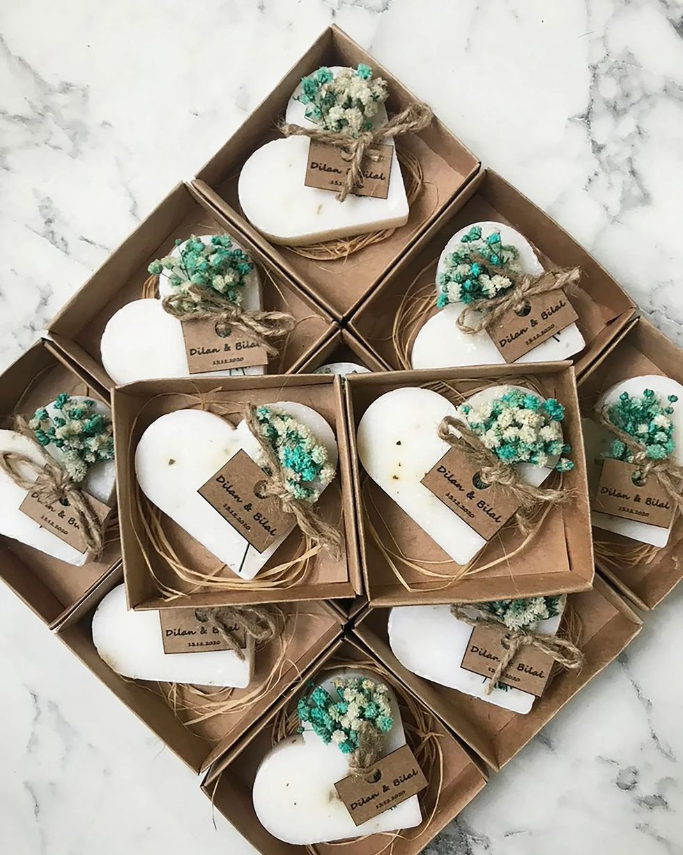 A DIY Fall Wedding - The Sweetest Occasion  Wedding gifts for guests,  Wedding favor bags, Guest gift bags