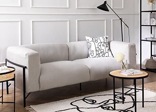 Los toppers para el sofá son la última tendencia que arrasa en decoración