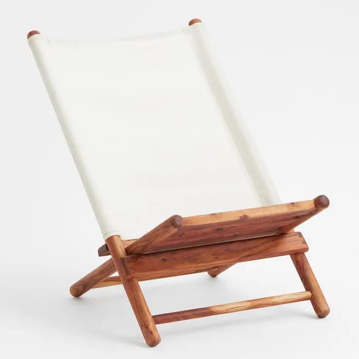 Acacia wood folding lounge chair