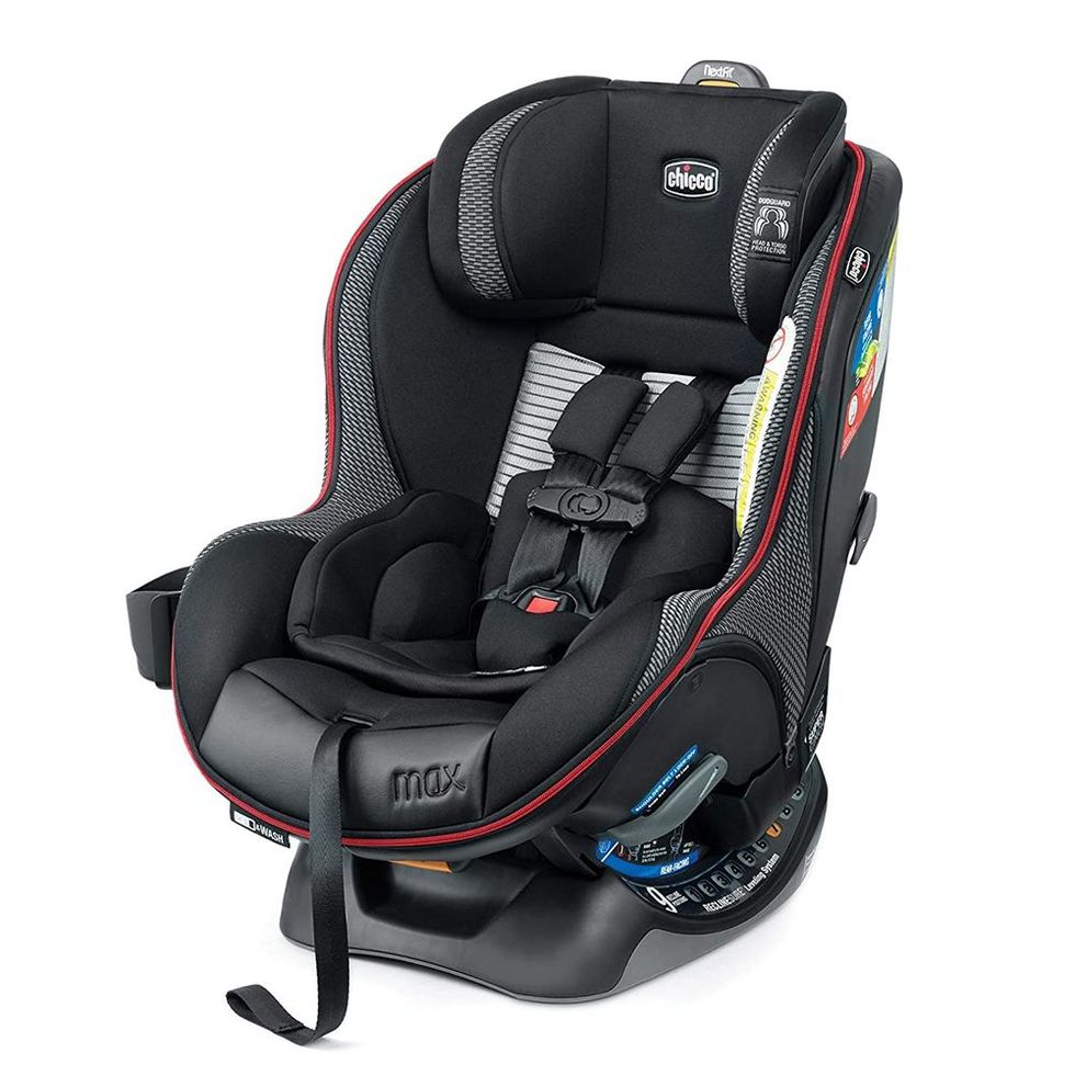 https://hips.hearstapps.com/vader-prod.s3.amazonaws.com/1656000924-chicco-car-seat-1656000919.jpg?crop=1xw:1xh;center,top&resize=980:*