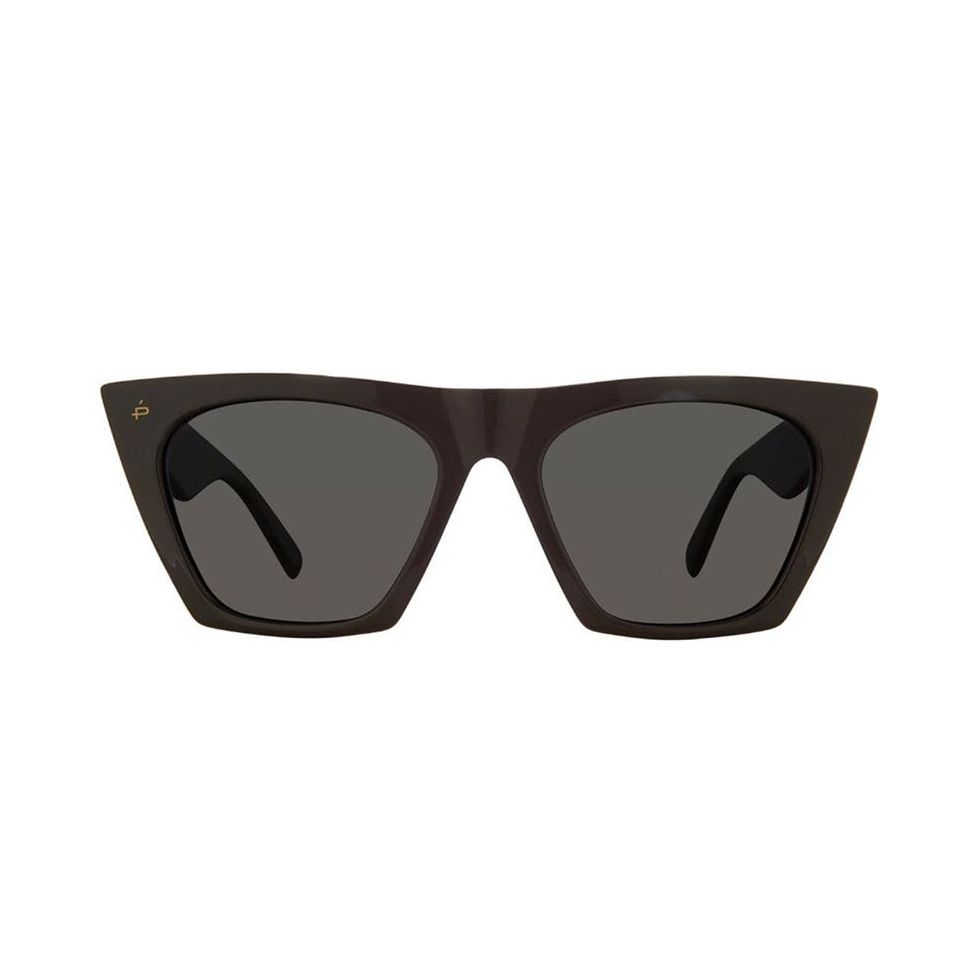 https://hips.hearstapps.com/vader-prod.s3.amazonaws.com/1656084954-prive-revaux-the-victoria-sunglasses-1656084936.jpg?crop=1xw:1xh;center,top&resize=980:*