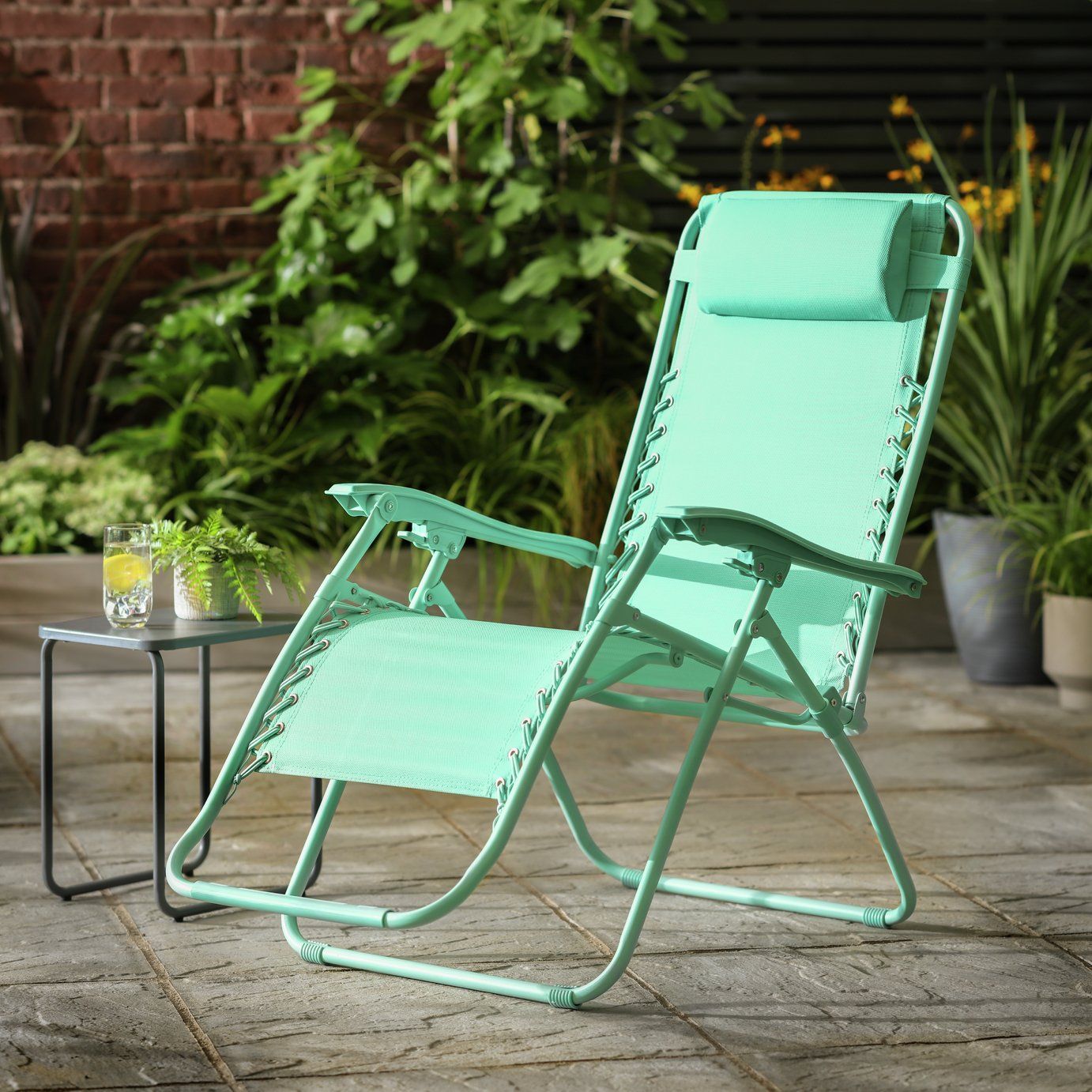 16 Best Sun Loungers For Relaxing Outside All Day Every Day