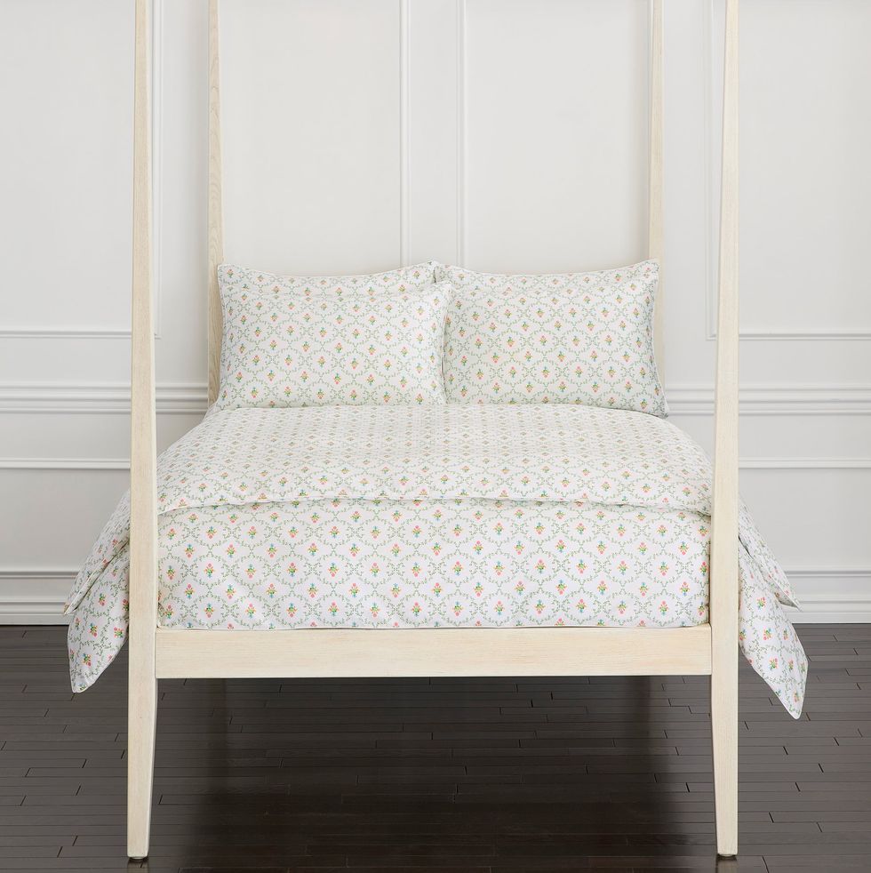 Pastel Trellis Bed Set