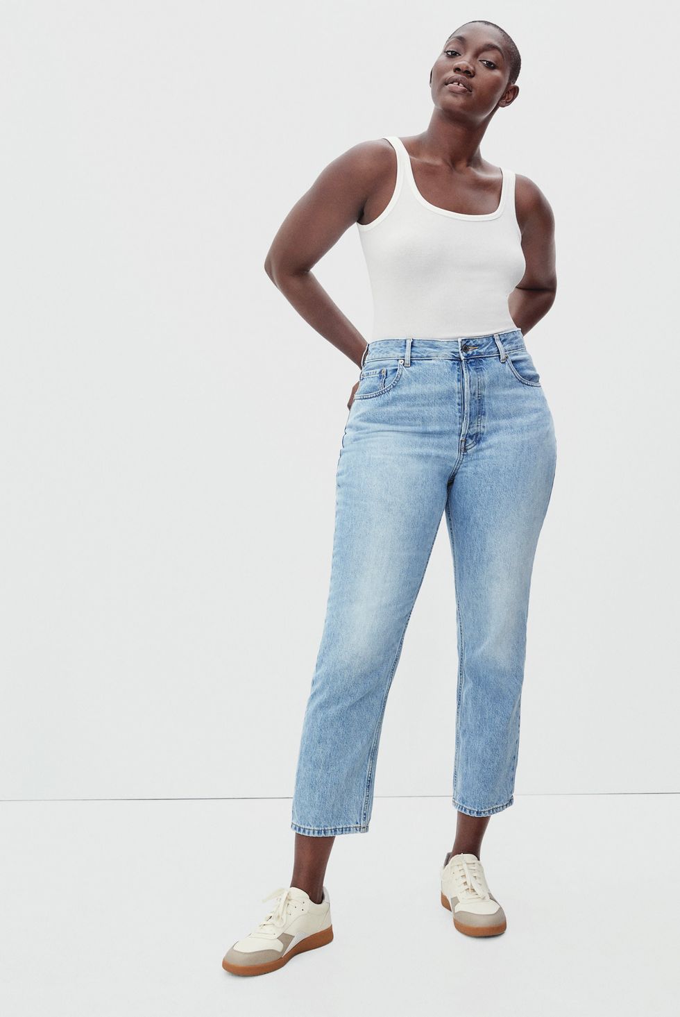 15 Best Jeans for Curvy Women in 2023 - Curvy