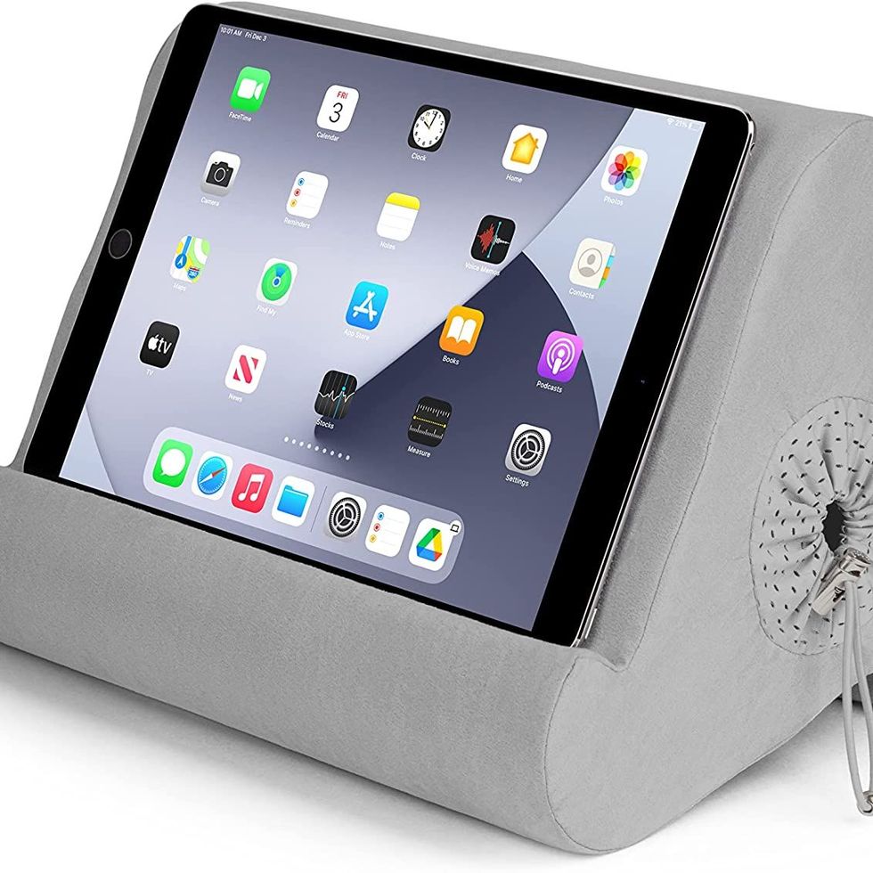 Flippy Tablet Pillow Stand and iPad Holder 